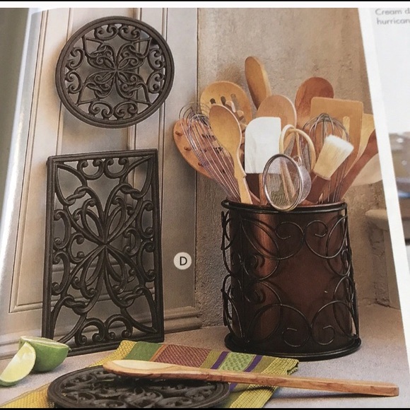 Southern Living At Home Other - SLAH Estate Iron Trivet Trio Set of 3 EUC